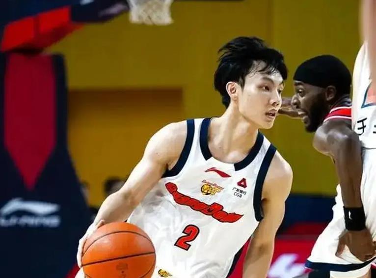 世界杯app下载-徐杰再次当选全明星票王，场均13+5，广东队欠他一份顶薪